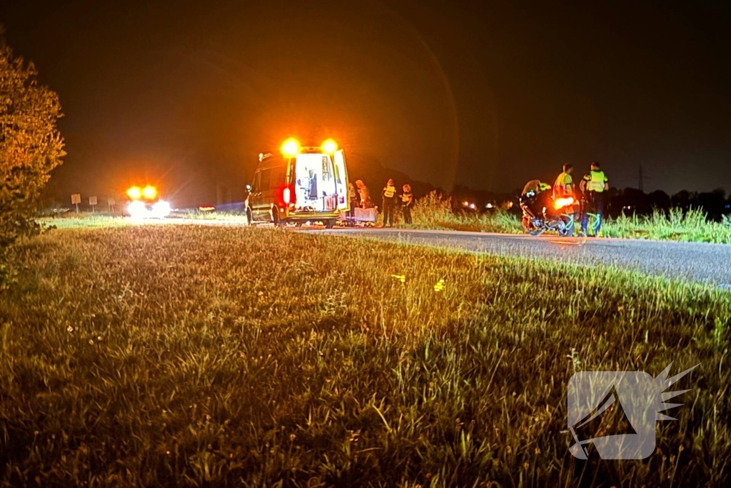 Motorrijder vliegt uit de bocht