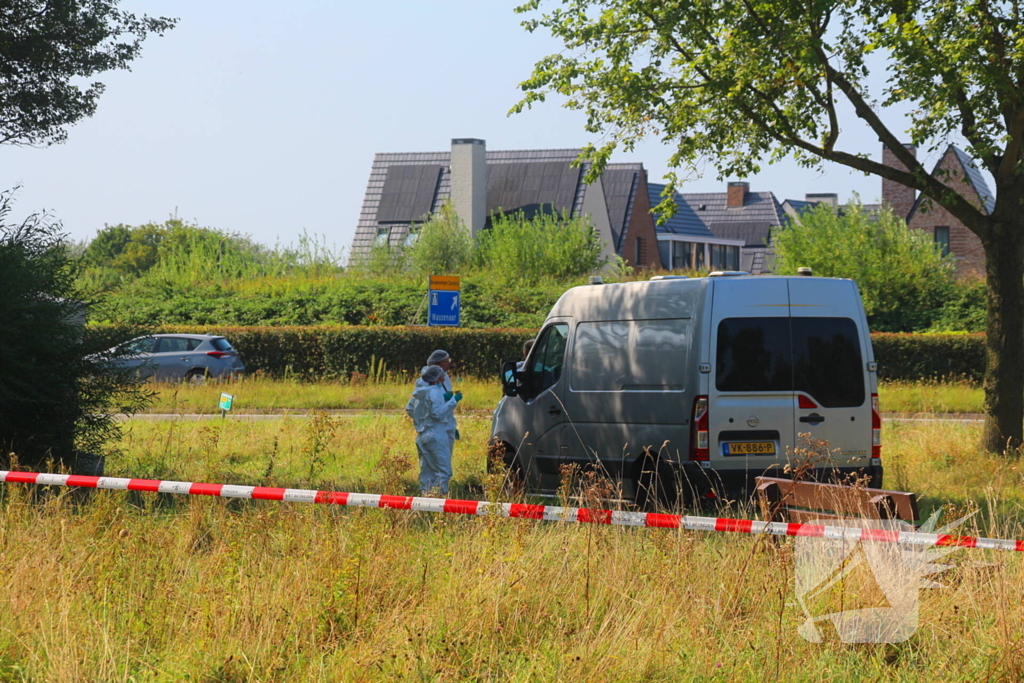 Overleden vrouw op afgelegen plek aangetroffen