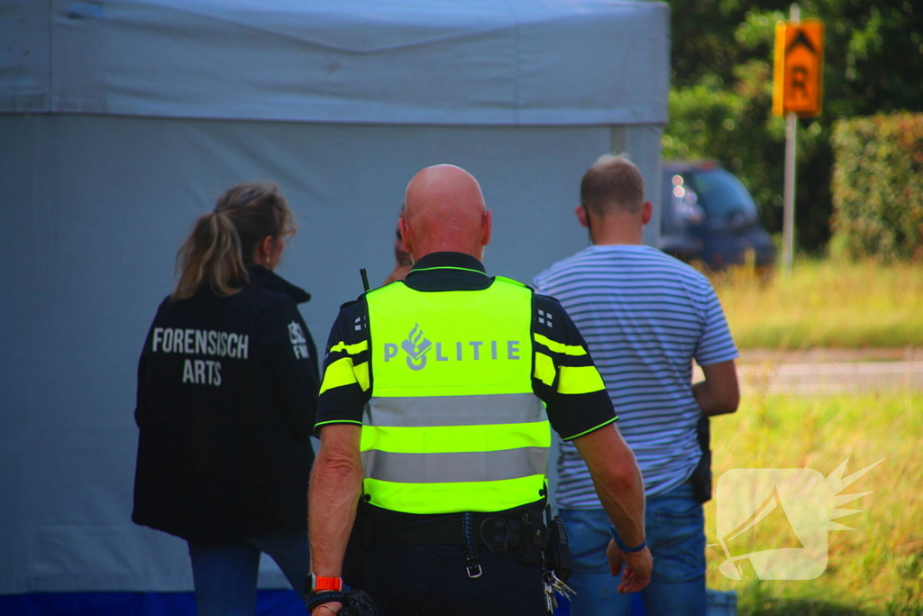 Overleden vrouw op afgelegen plek aangetroffen