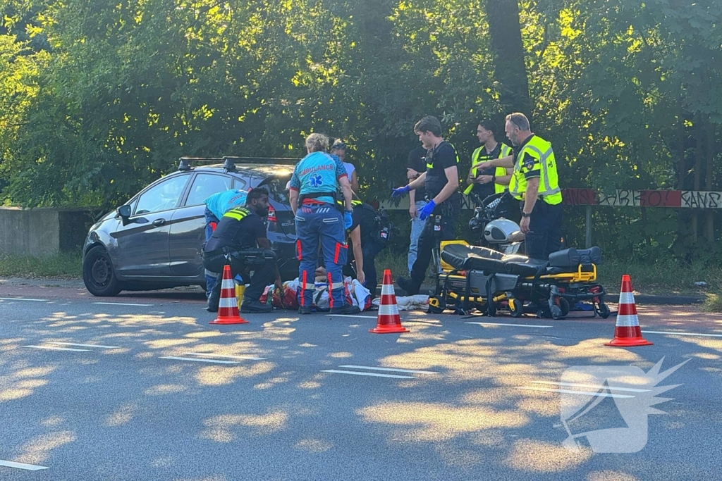 Automobilist schept motorrijder