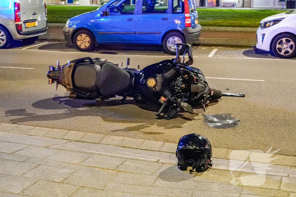 Motorrijder gewond bij botsing met auto