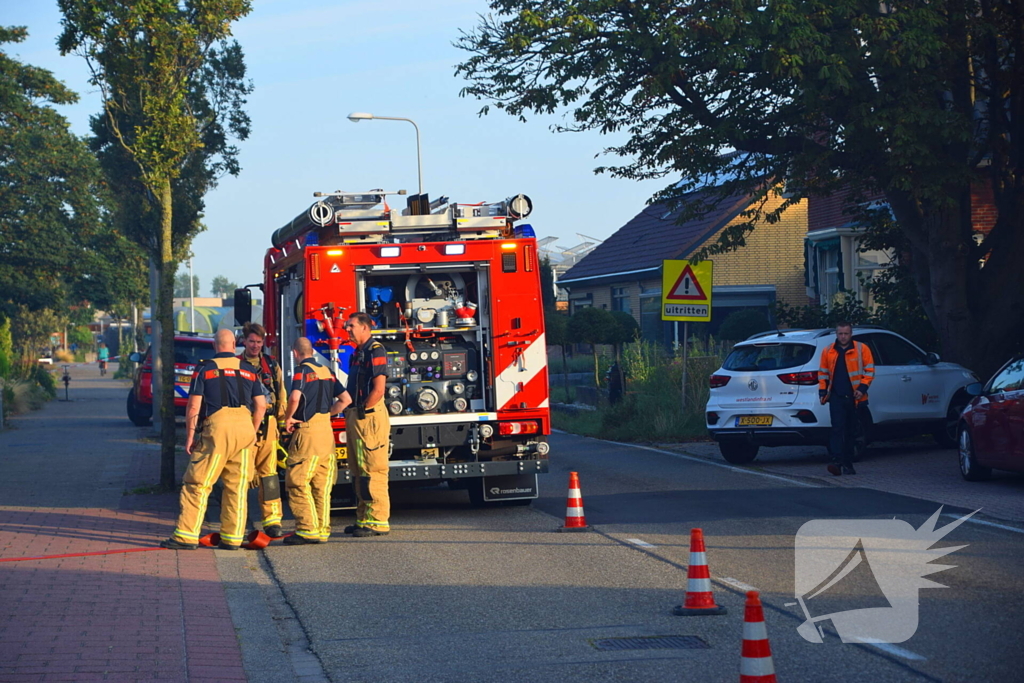 Brand in bedrijf veroorzaakt zwarte rookpluimen