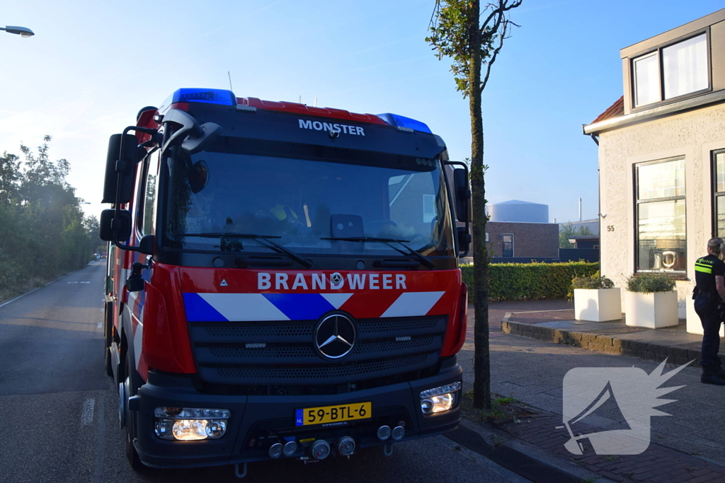 Brand in bedrijf veroorzaakt zwarte rookpluimen