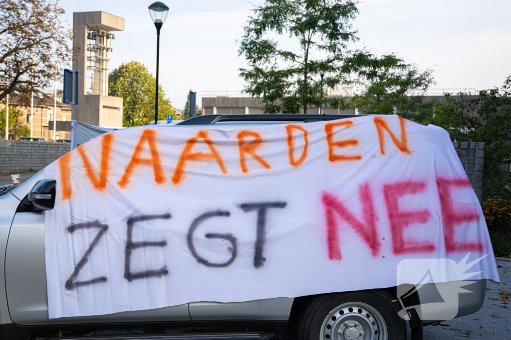 Nee tegen noodopvang in Naarden