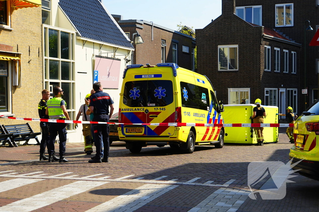 Arrestatieteam ingezet voor man op dak