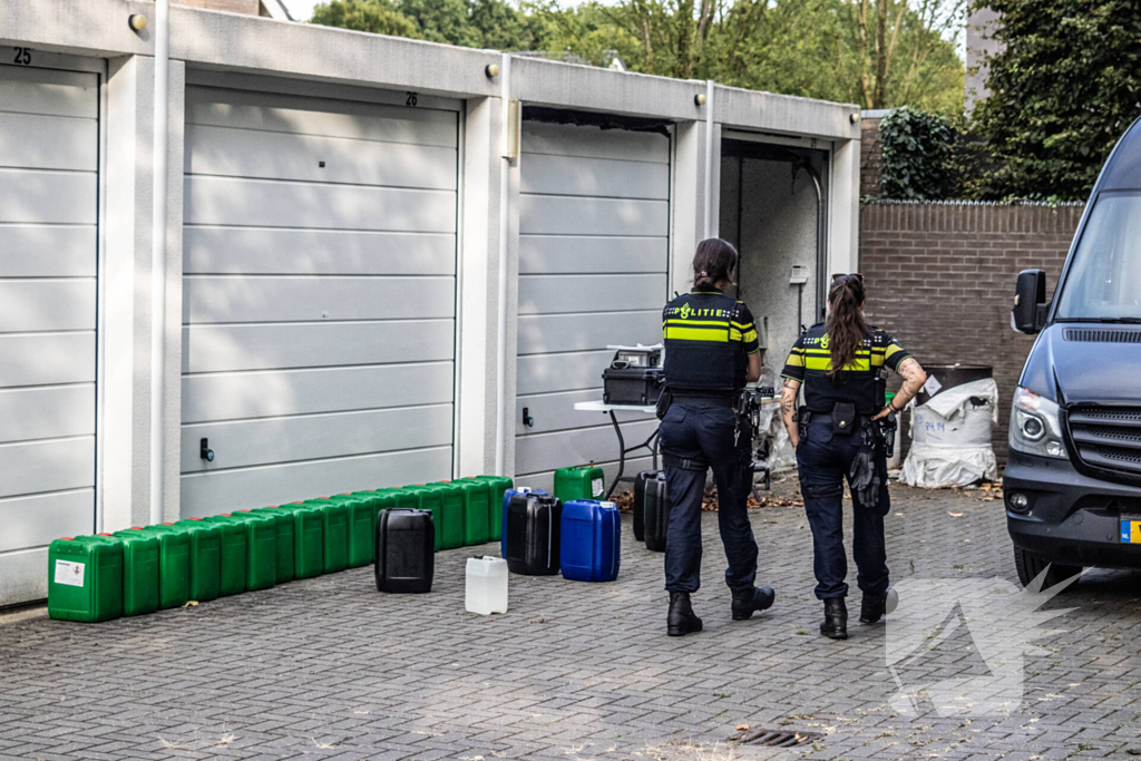 Politie ontdekt drugslab in garagebox