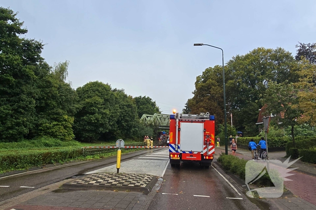 Meerdere auto's vast in ondergelopen tunnel