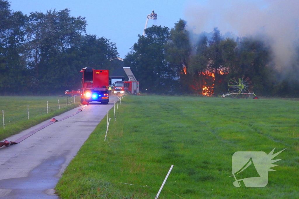 Zeer grote brand in stal