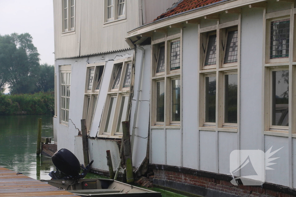 Woning stort gedeeltelijk in