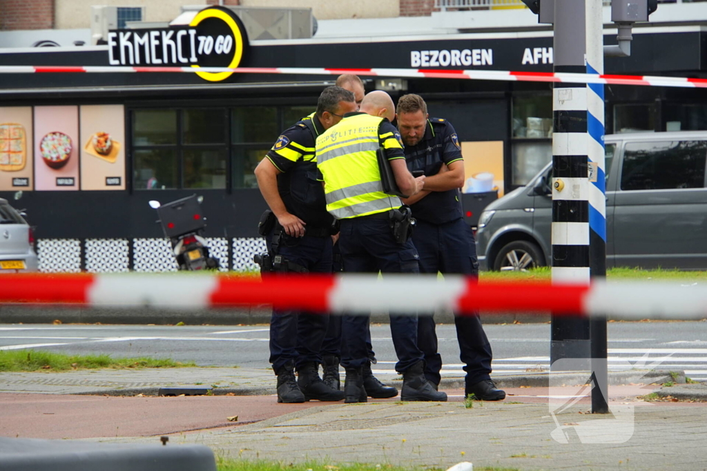 Politieauto zwaar beschadigd bij achtervolging, agent gewond