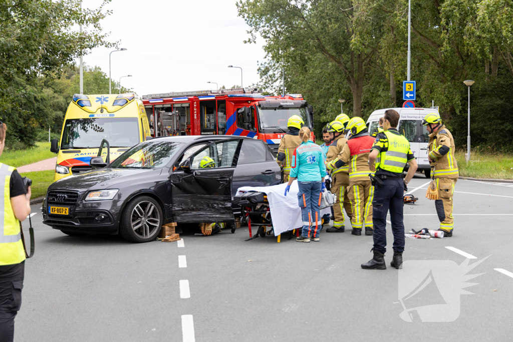 Brandweer bevrijdt beknelde automobilist