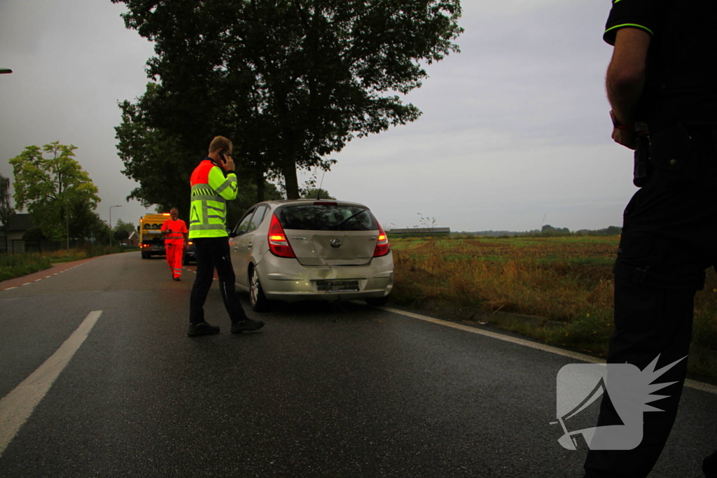 Kop-staartbotsing zonder gewonden in de ochtendspits