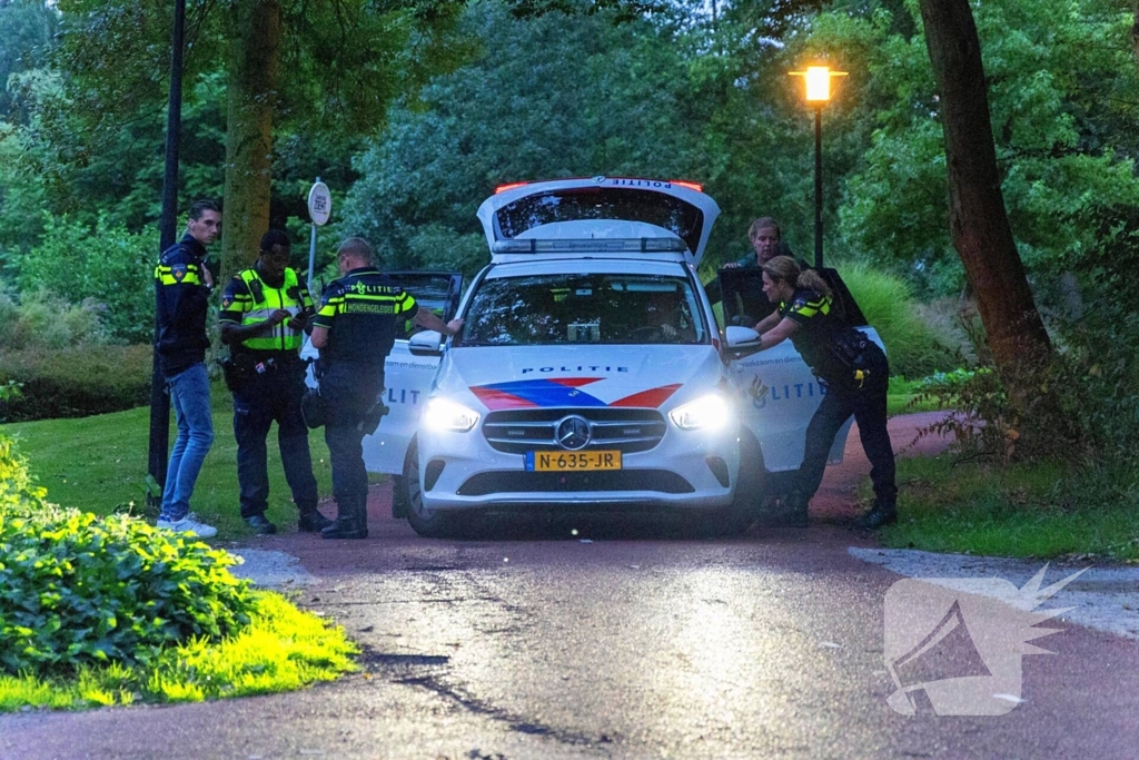 Grote politie-inzet na steekpartij in park