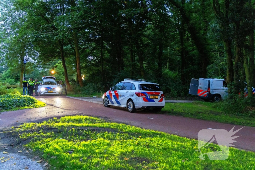 Grote politie-inzet na steekpartij in park