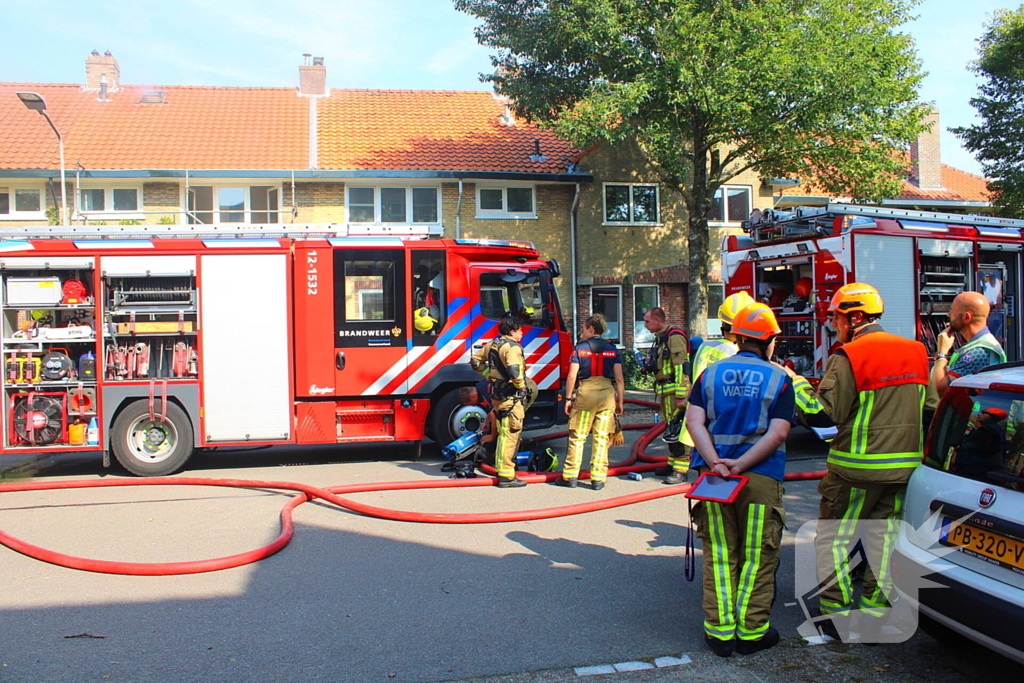 Veel hulpdiensten ingezet voor zeer grote brand