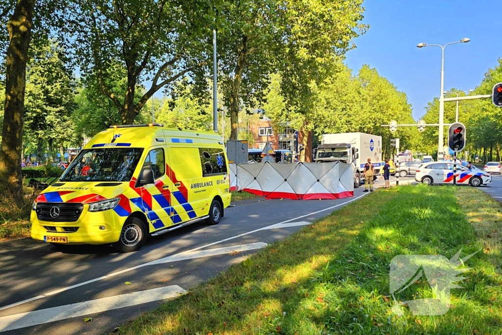 Ernstig ongeval tussen fietser en vrachtwagen