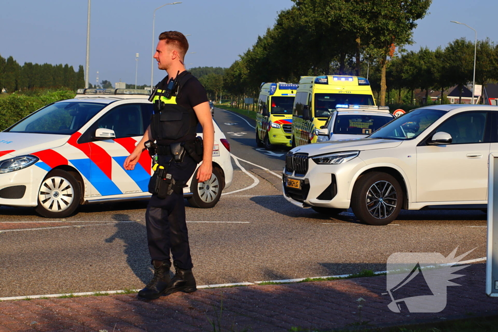 Meerdere personen nagekeken bij aanrijding op rotonde