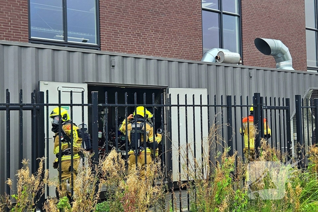 Brand in bijgebouw van industriepand