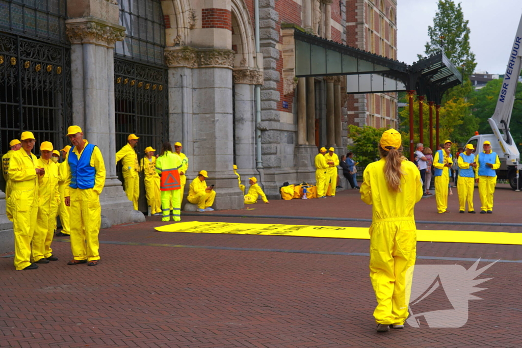 Rijksmuseum dicht wegens blokkade XR, politie treedt op