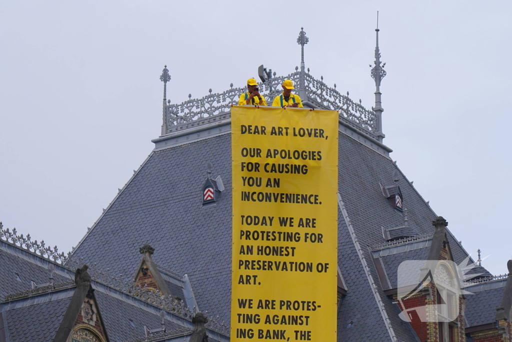 Rijksmuseum dicht wegens blokkade XR, politie treedt op