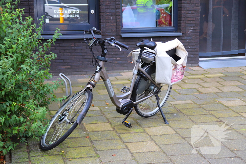 Fietser gewond bij aanrijding, autoruit gebarsten