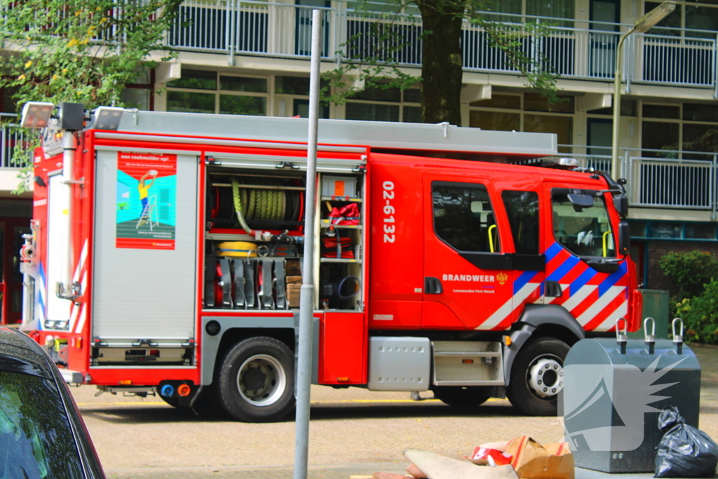 Brandweer controleert woning na melding van gaslucht