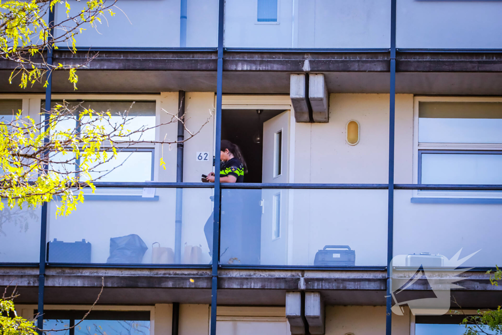 Politie doet onderzoek naar overleden persoon in woning