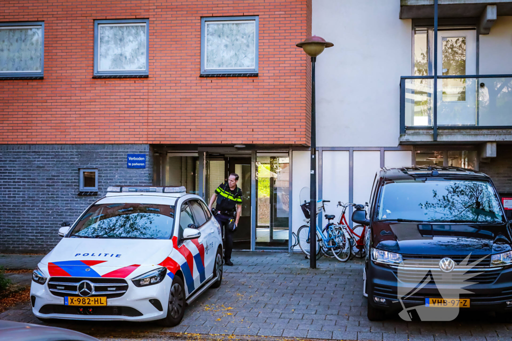 Politie doet onderzoek naar overleden persoon in woning