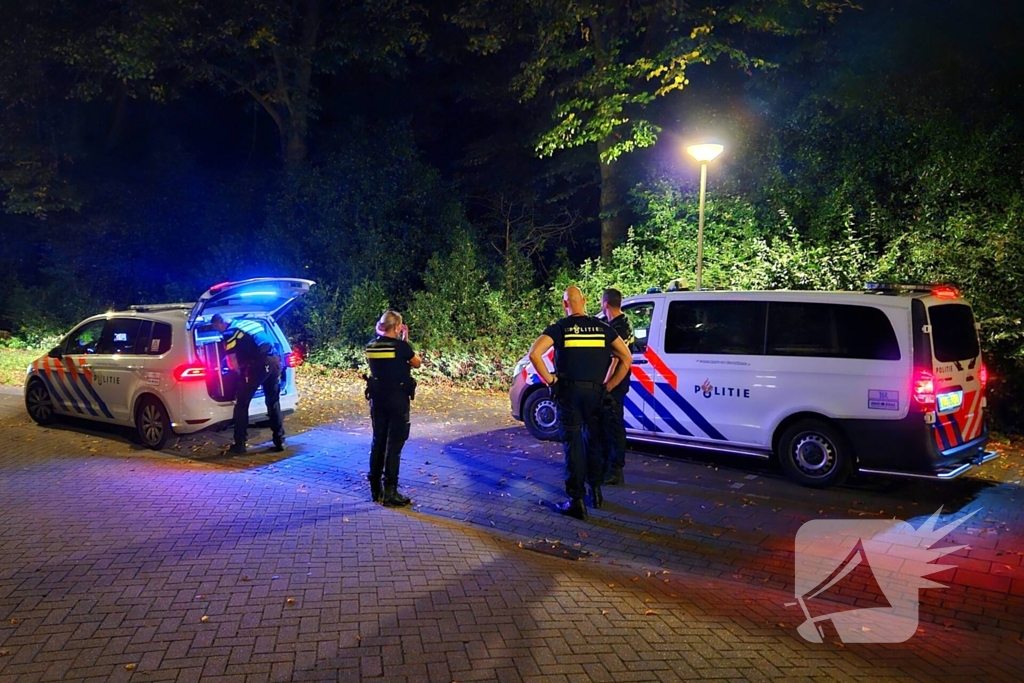 Politie zoekt persoon op begraafplaats