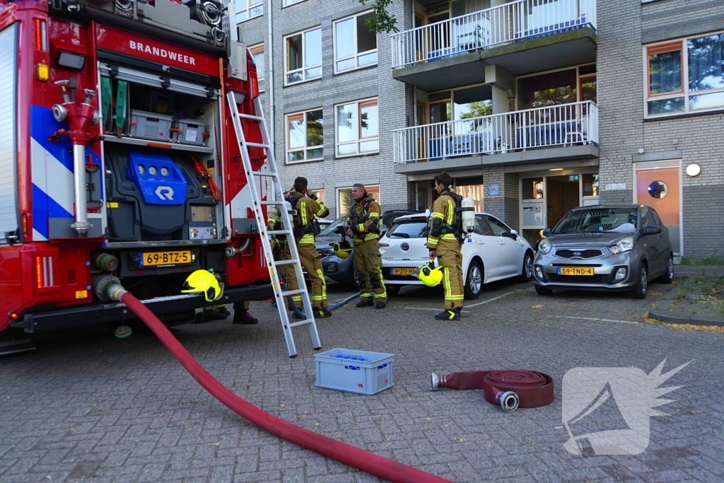 Uitslaande brand na explosie in woongebouw voor begeleid wonen