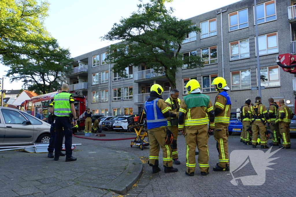 Uitslaande brand na explosie in woongebouw voor begeleid wonen