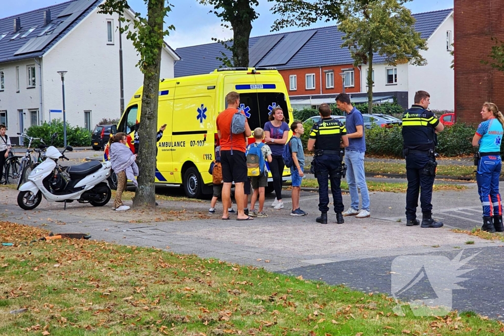 Scooter onderuit door losliggende tegels