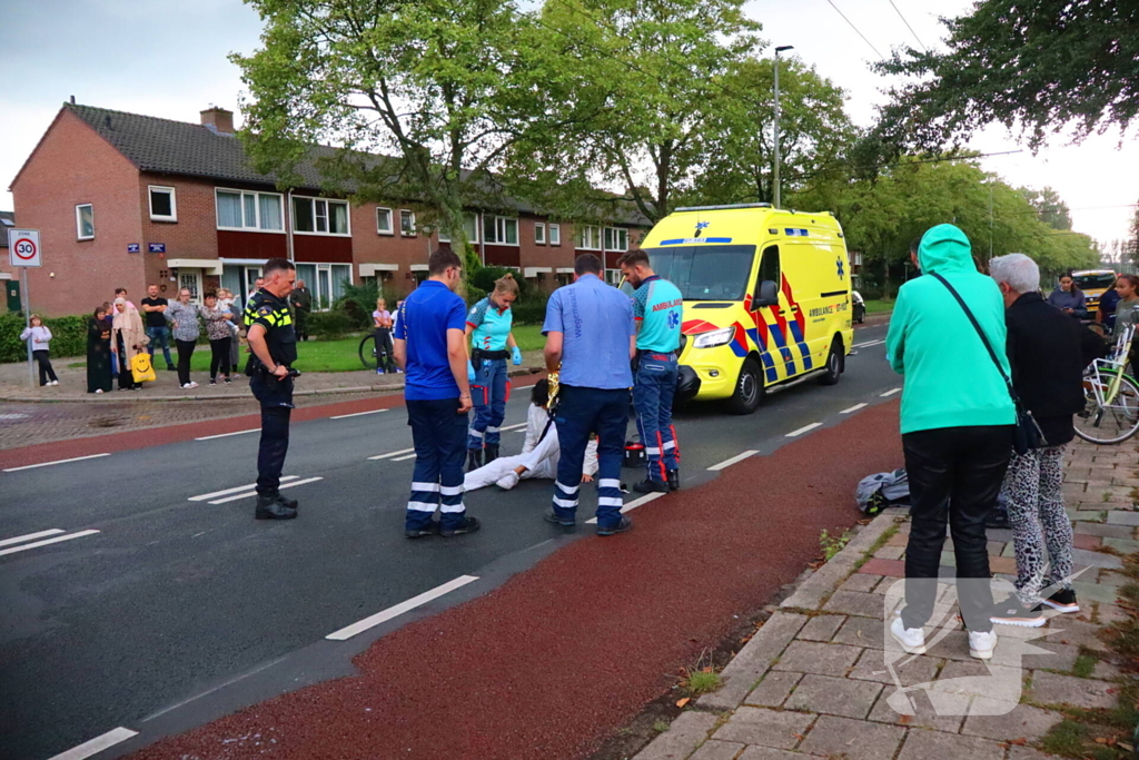 Scooterrijder gaat hard onderuit