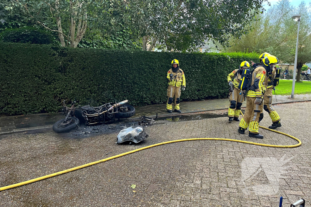 Motor volledig verwoest door brand