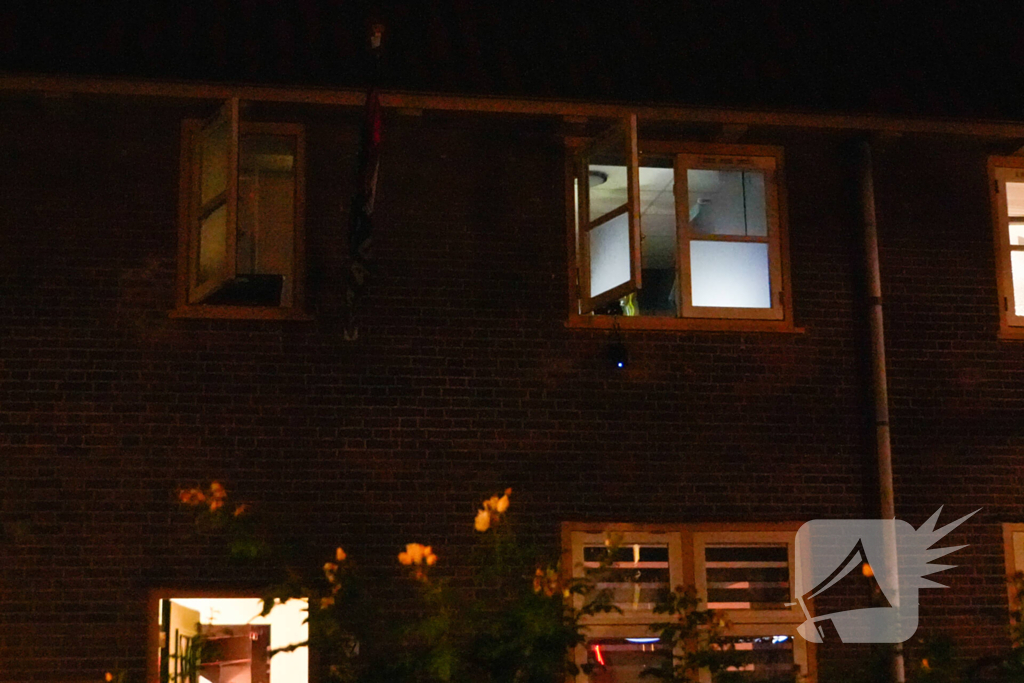 Onderzoek naar brand tegen voordeur woning