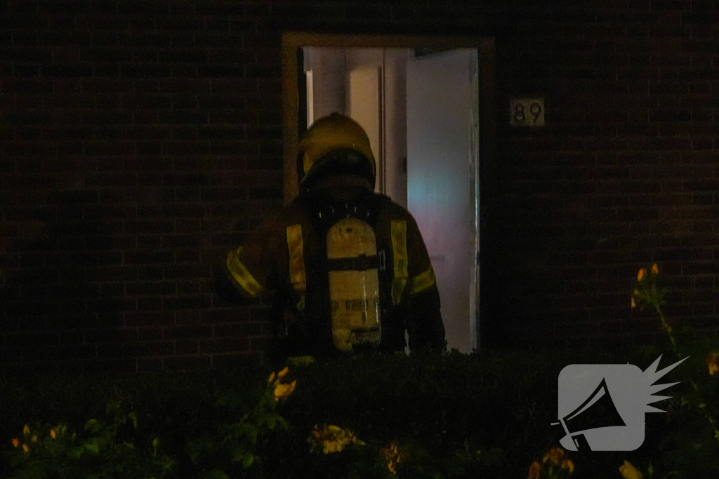 Onderzoek naar brand tegen voordeur woning