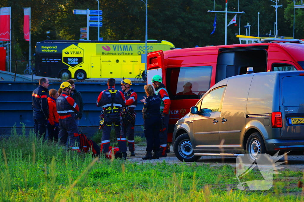 Hulpdiensten Ingezet voor Incident op binnenvaartschip