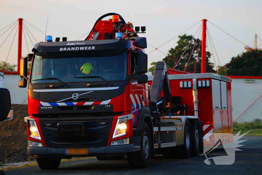 Hulpdiensten Ingezet voor Incident op binnenvaartschip