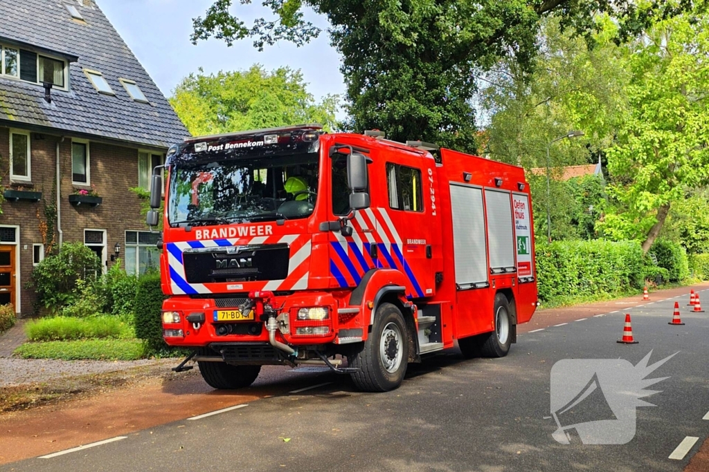 Brandweer en nutsbedrijf onderzoeken gaslek in woning