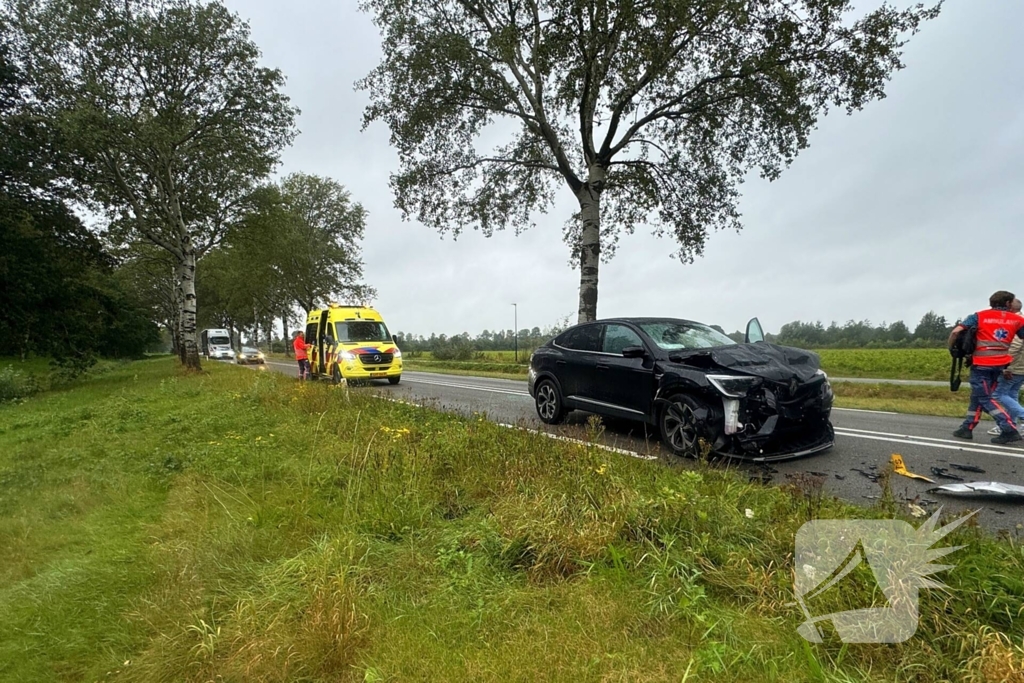 Gewonden en auto zwaar beschadigd bij kettingbotsing