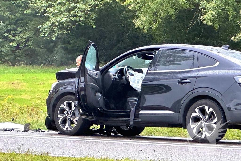 Gewonden en auto zwaar beschadigd bij kettingbotsing