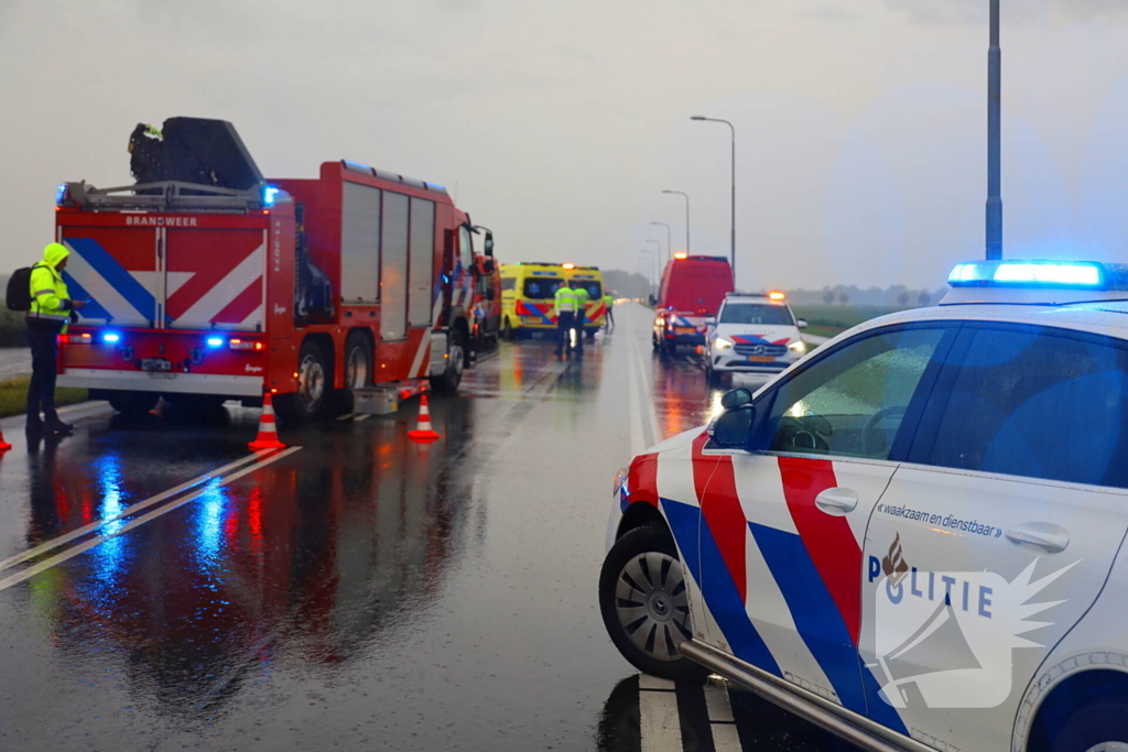 Omstanders verrichten heldendaad en redden te water geraakte automobilist