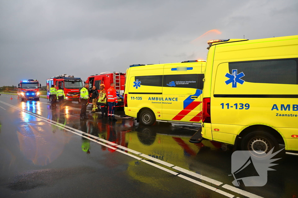 Omstanders verrichten heldendaad en redden te water geraakte automobilist