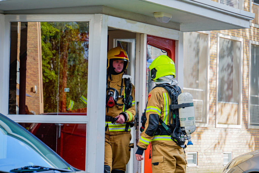 Brand in keuken in flatwoning snel onder controle