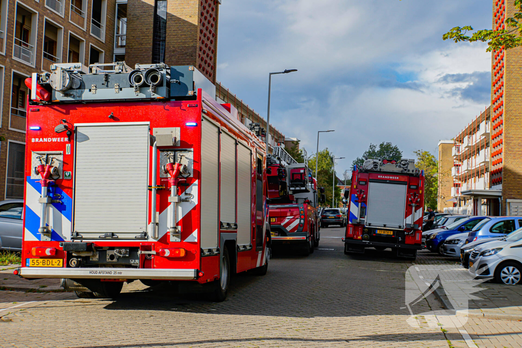 Brand in keuken in flatwoning snel onder controle