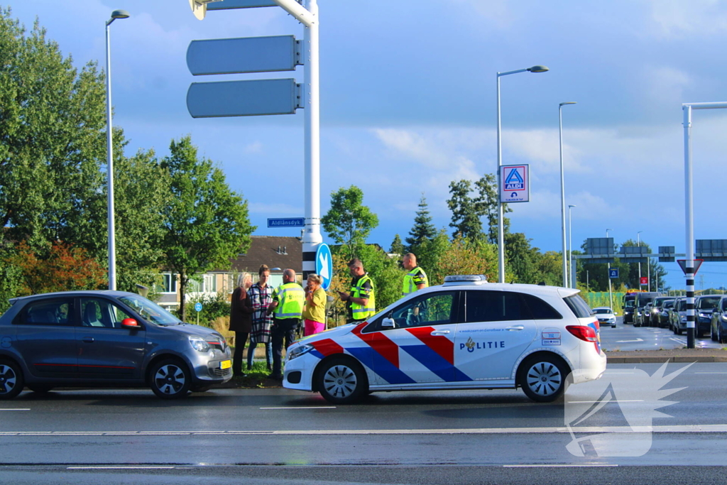 Rijbaan afgesloten na kop-staart botsing