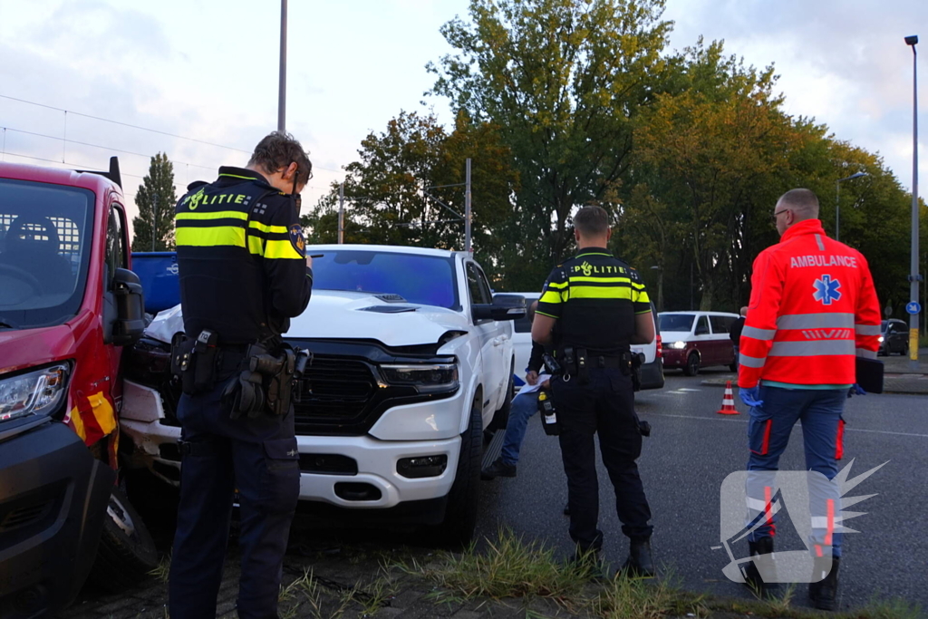 Bestelbus en 4x4 betrokken bij ongeval