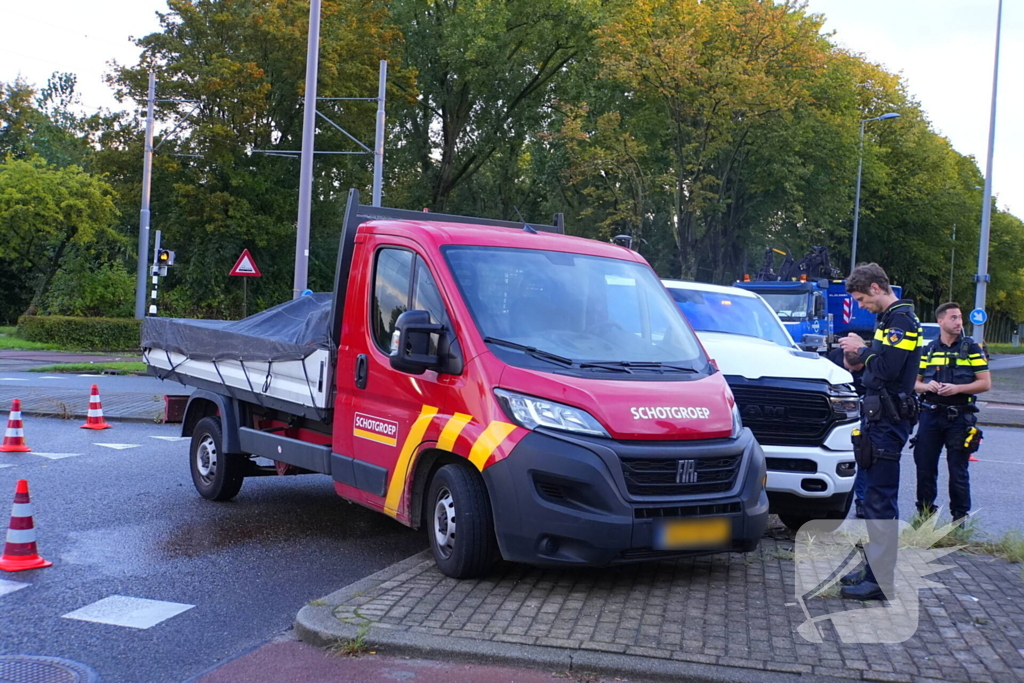 Bestelbus en 4x4 betrokken bij ongeval