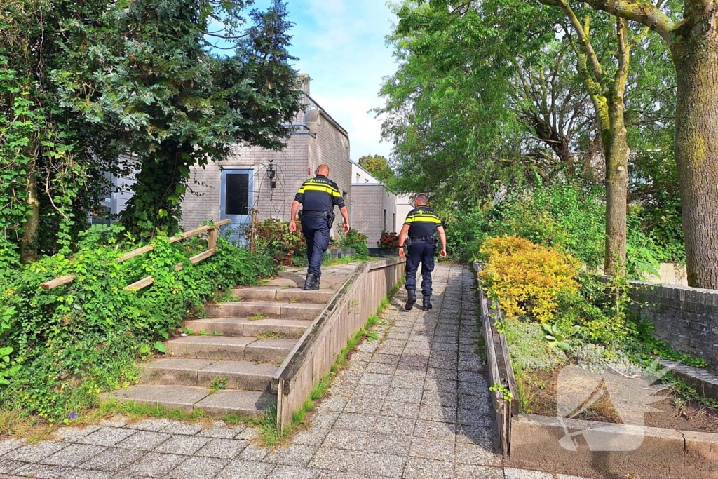 Politie in kogelwerende vesten na melding overval