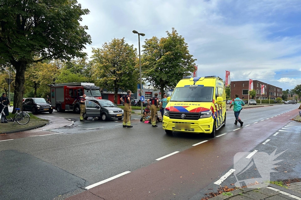 Brandweer verleent eerste hulp na ongeval